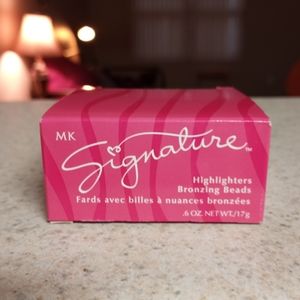 Mary Kay Signature  Bronzing Beads NIB Rare